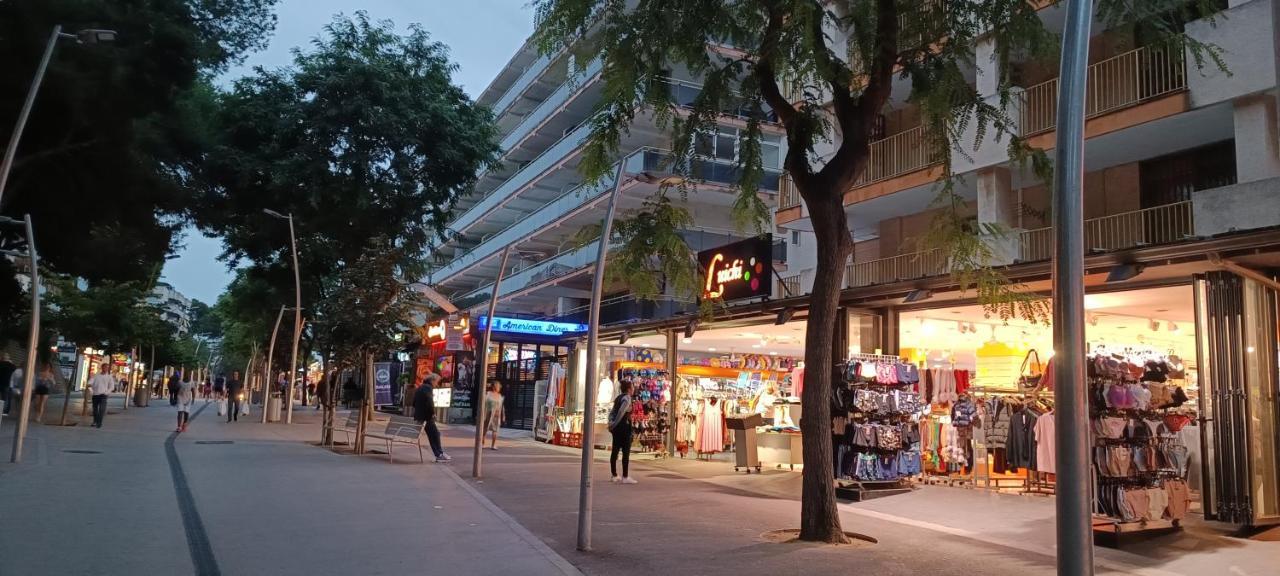 Chez Chantal 3 Chambres Au Centre Touristique De Salou Avec Garage Esterno foto