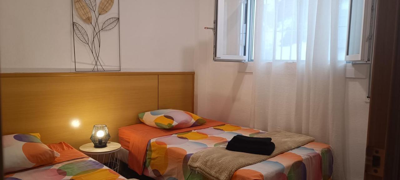 Chez Chantal 3 Chambres Au Centre Touristique De Salou Avec Garage Esterno foto