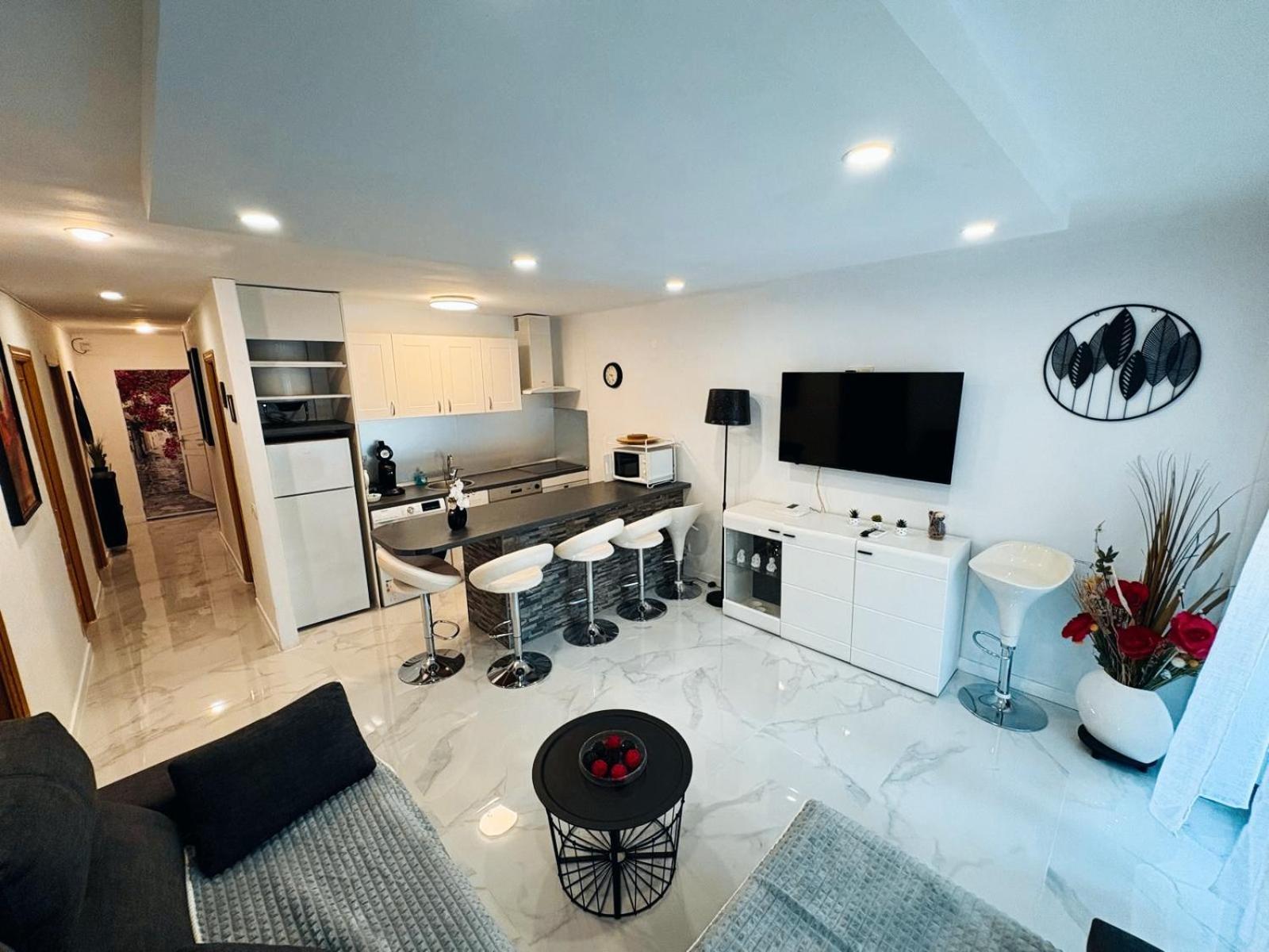 Chez Chantal 3 Chambres Au Centre Touristique De Salou Avec Garage Esterno foto